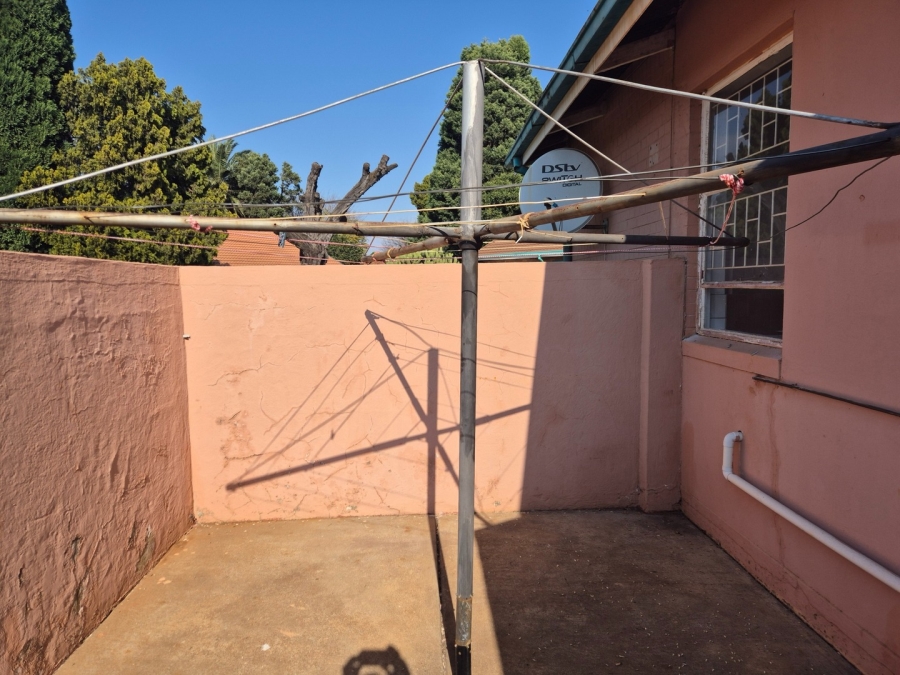 To Let 3 Bedroom Property for Rent in Kannoniers Park North West